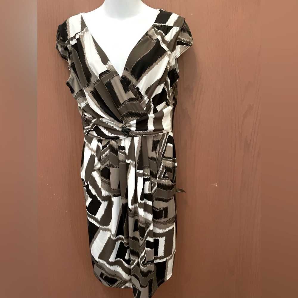 Le Chateau XL Midi Length Dress in Brown, Black & Creams. Front and Back V Neck.